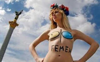 Компания FEMEN берет Тимошенко на поруки