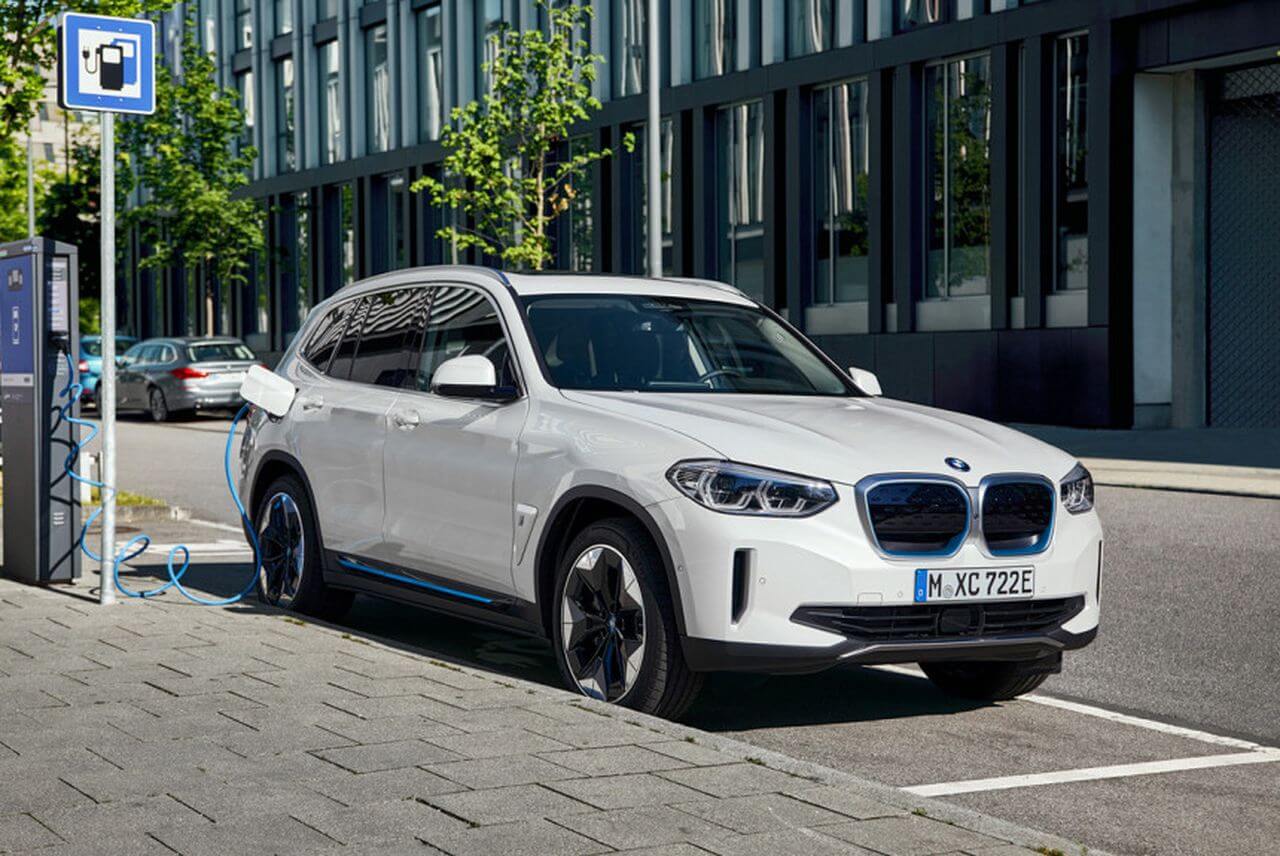 BMW iX3