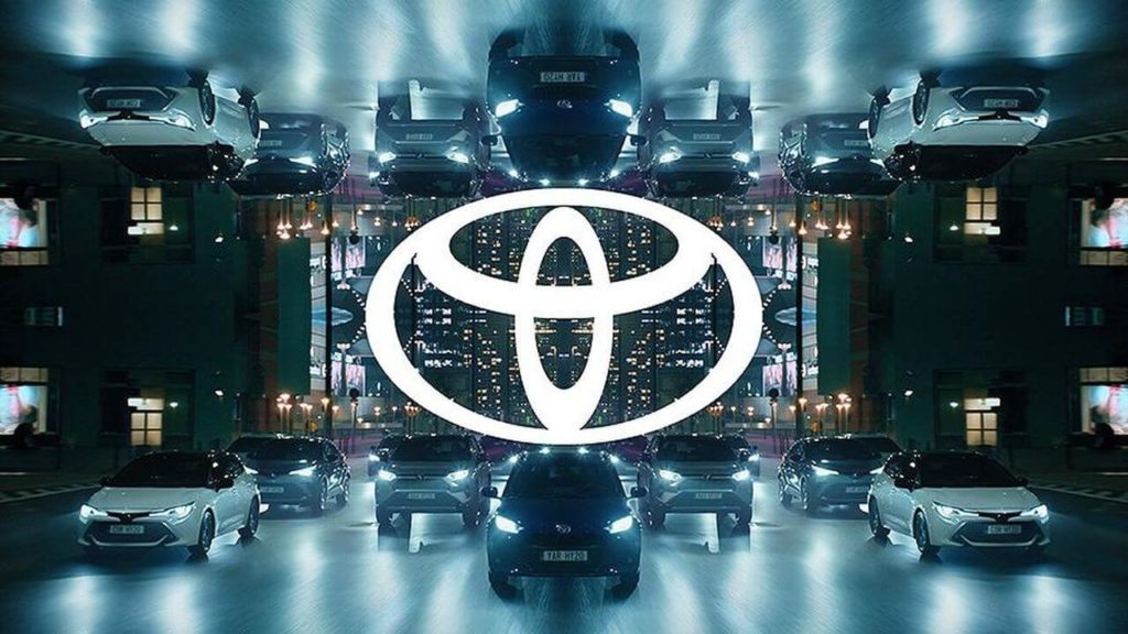 Toyota сменила логотип