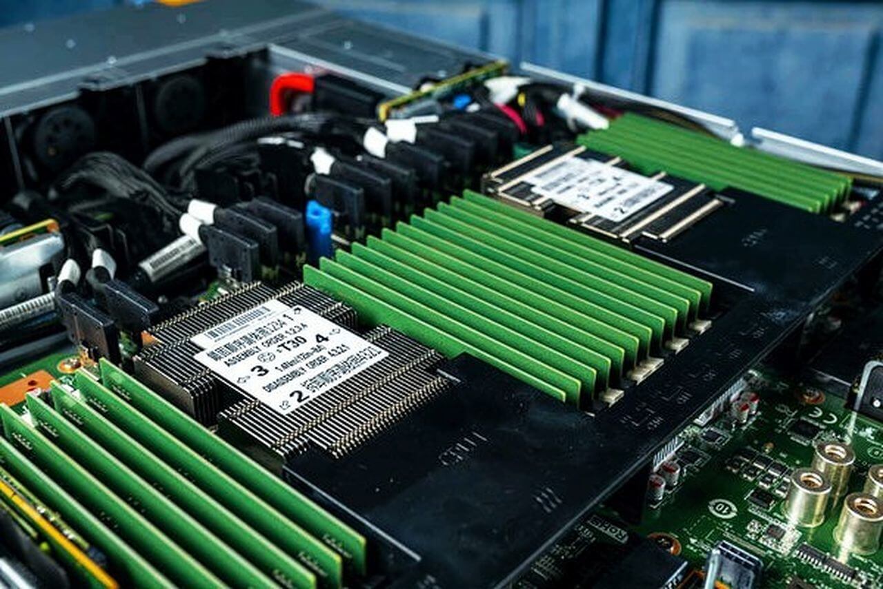 Запрет на поставки продукции Intel для Inspur может оказать серьезное влияние на глобальный серверный рынок